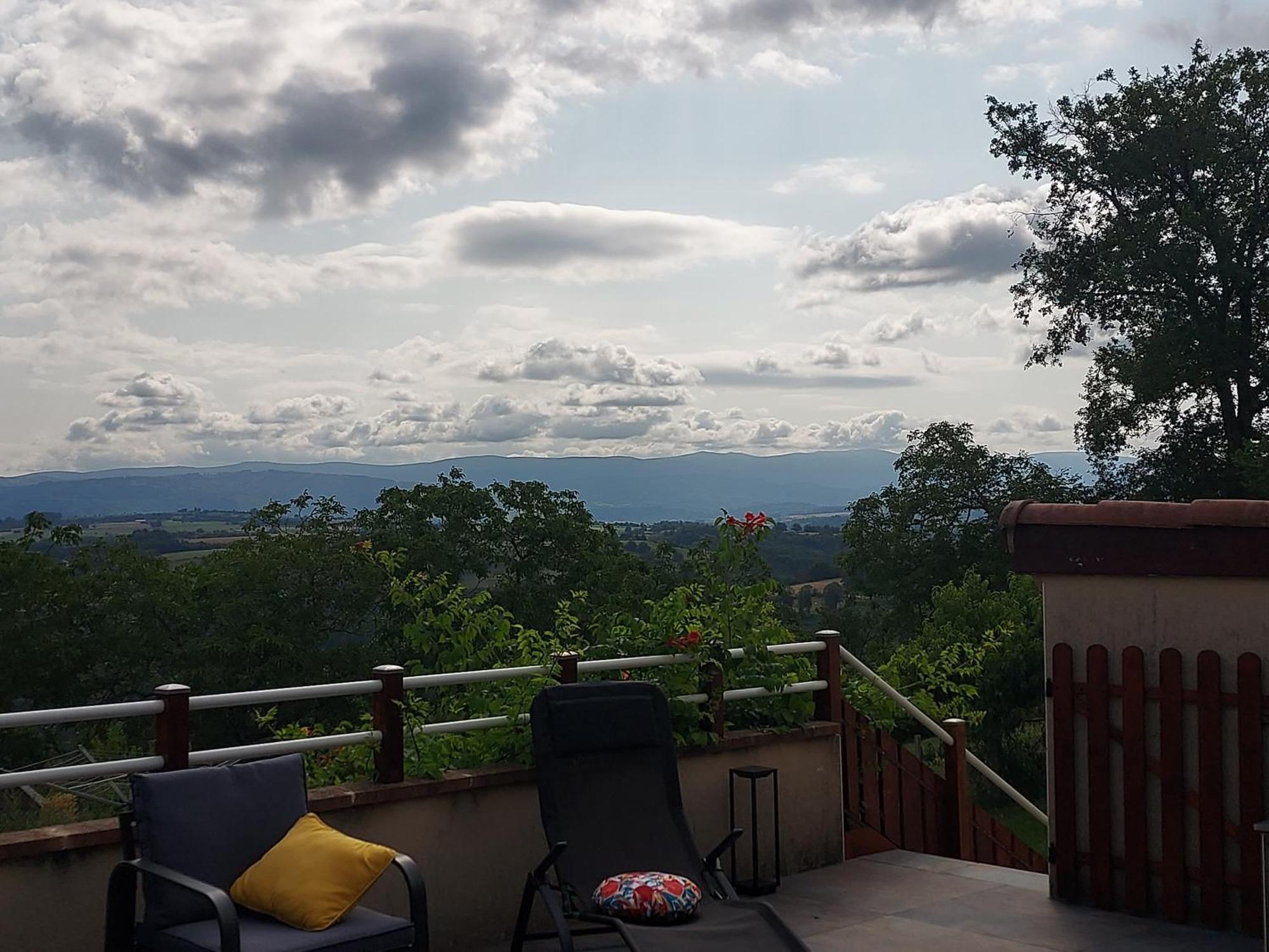 Gite Chez Tiane Saint-Flour-L'Etang Екстериор снимка