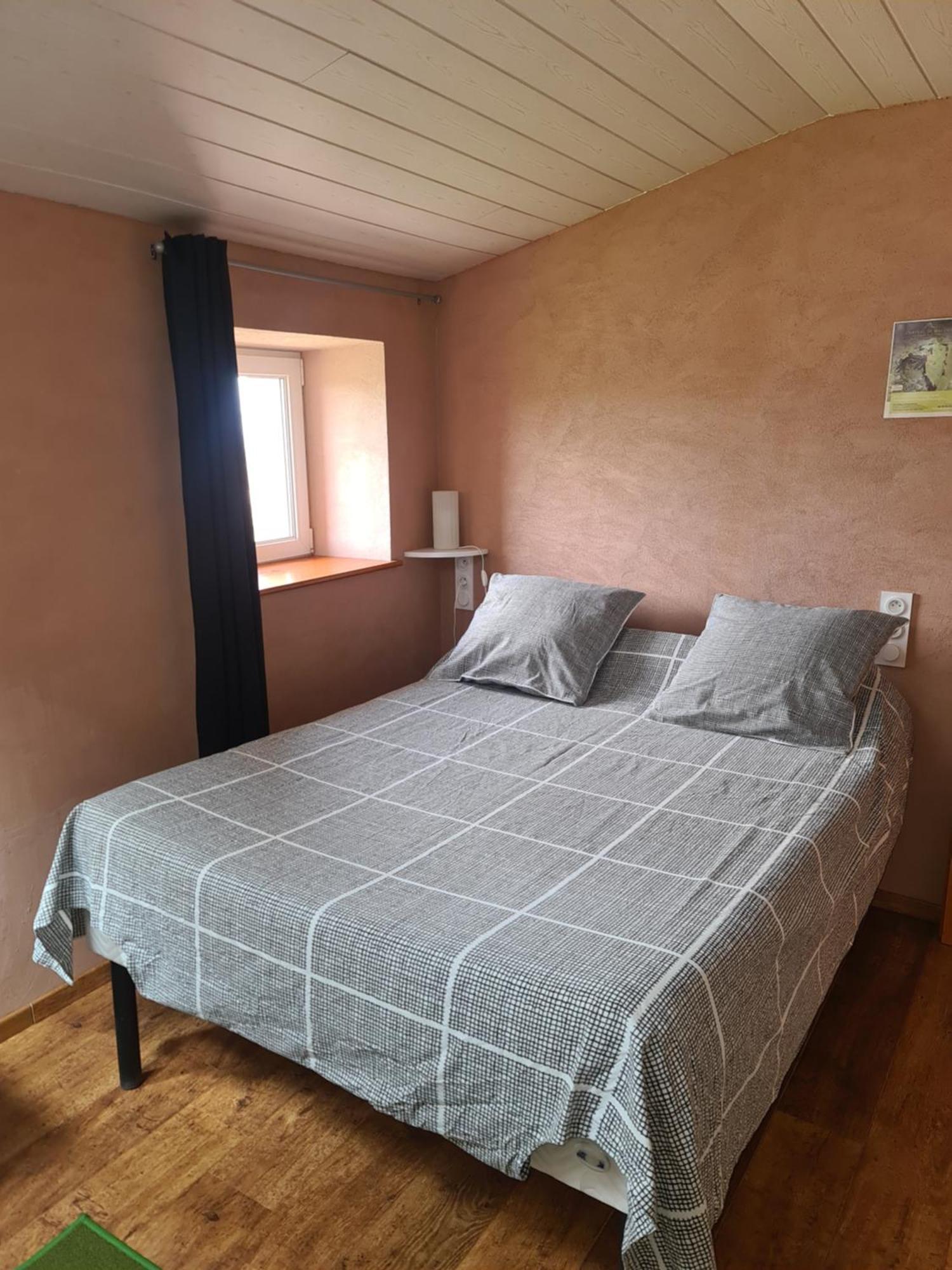 Gite Chez Tiane Saint-Flour-L'Etang Екстериор снимка
